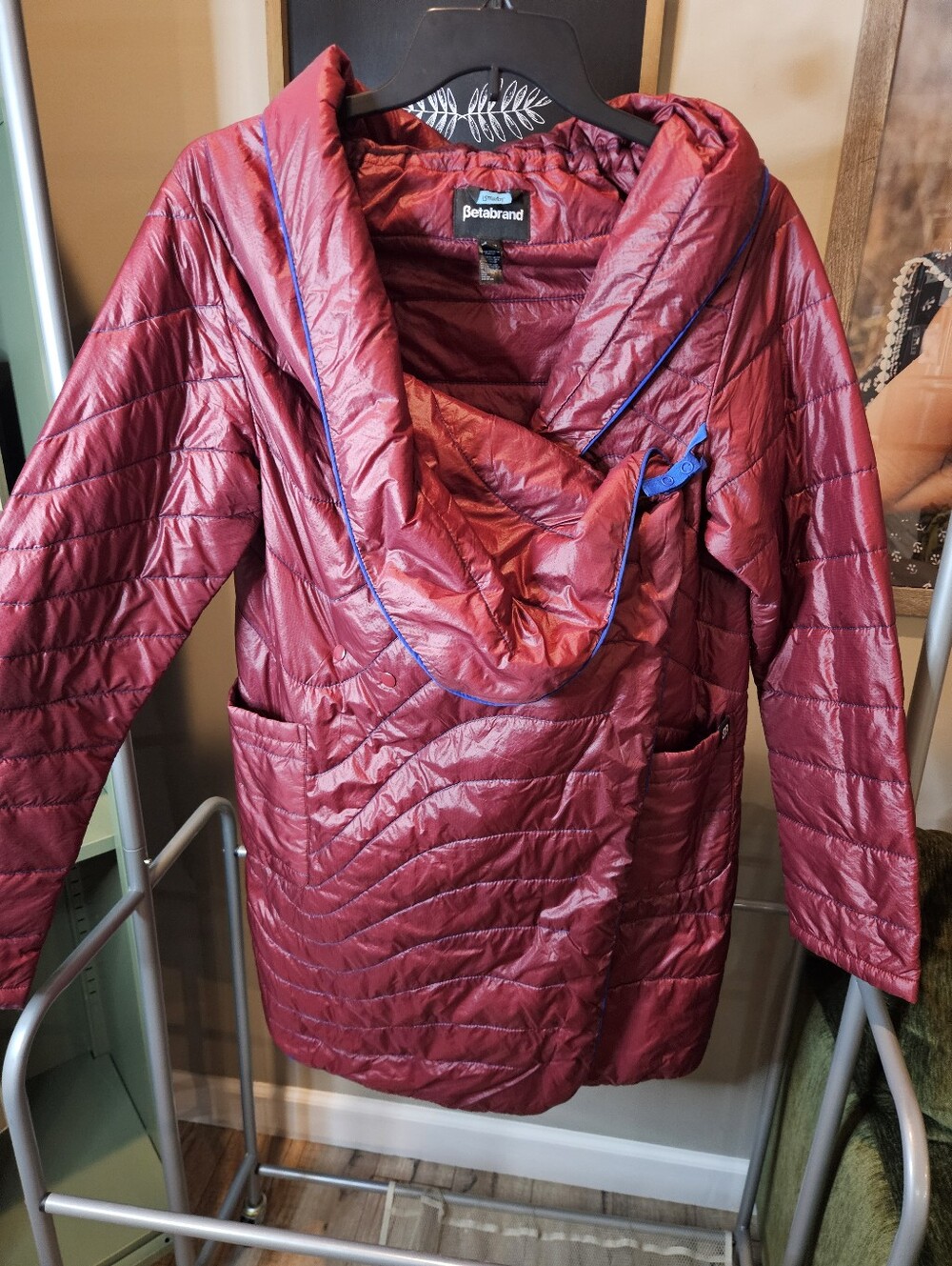 Betabrand Rumpl Wrap Packable Puffer Jacket in Red Maroon Blue Trim, Size L/XL